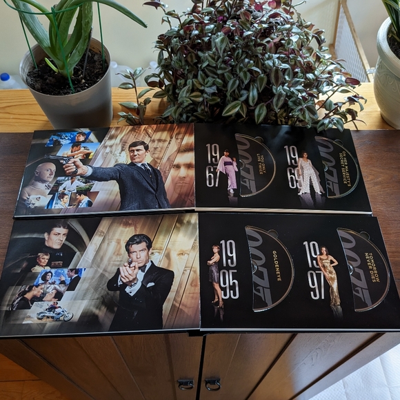 "Bond 50" boxset, "Skyfall" and "Spectre" – 24 James Bond movies - Picture 4 of 7